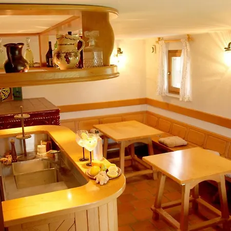 Wooden Fairytale Daire